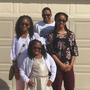 Meet your Posher, Selena